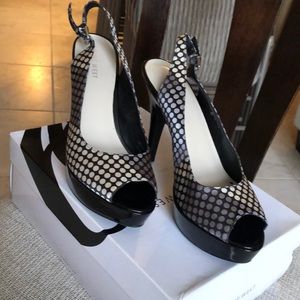Nine West IWANTO black and gray polka dot peep toe pump. Size 8